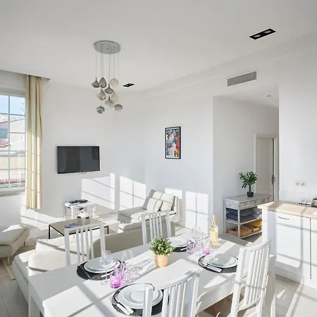아파트 Seasons Suite Antibes Centre *