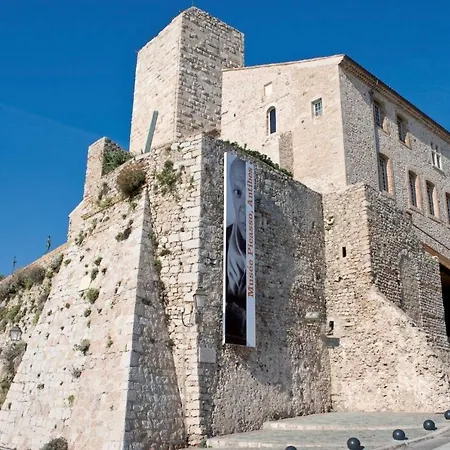 Seasons Suite Antibes Centre 앙티브